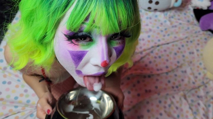 Eating cum from my food bowl like a good little Clown slut