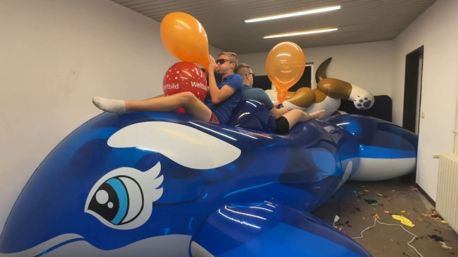 Inflatable 5m Whale fun with Balloons