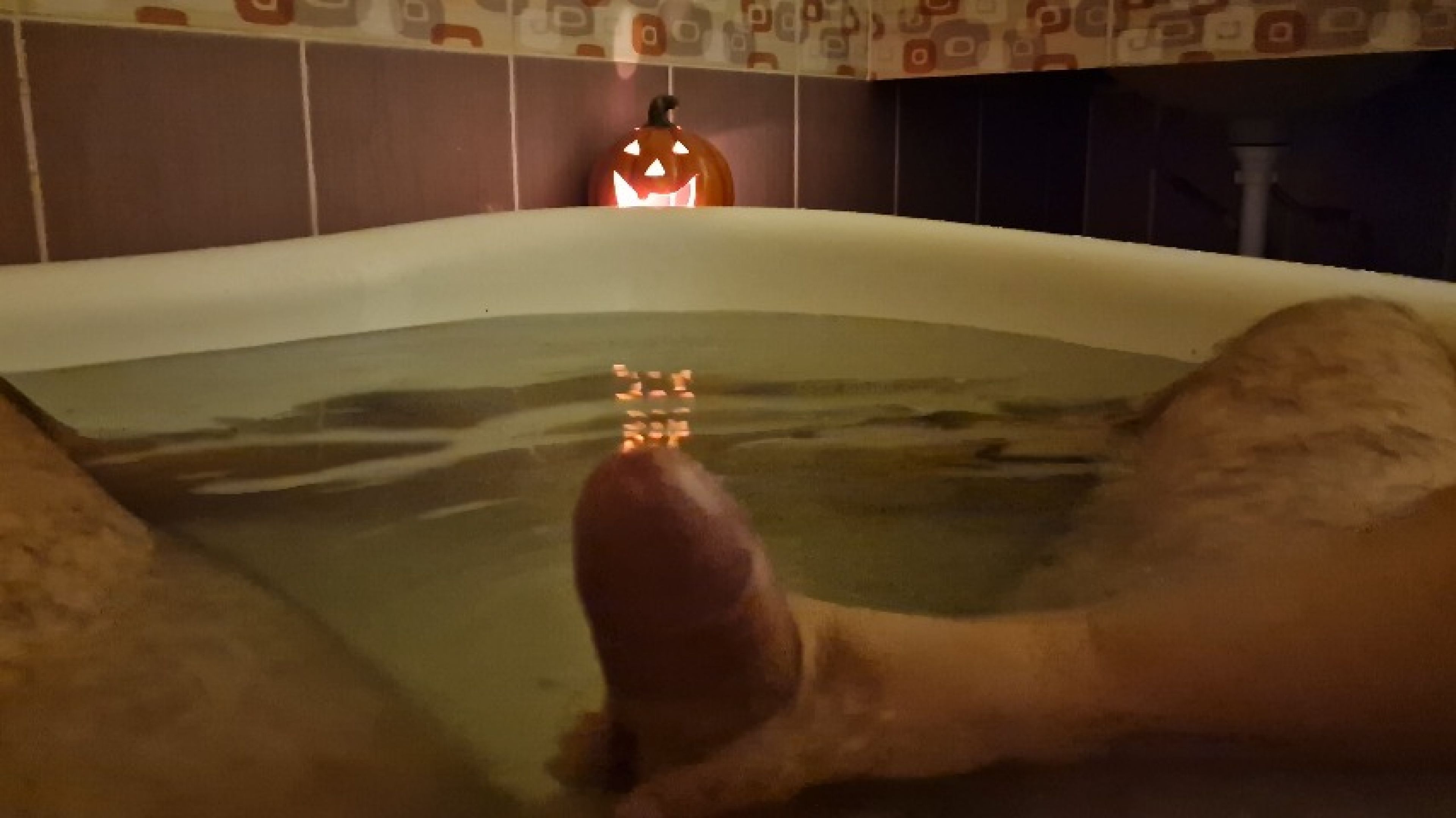 Halloween cumming