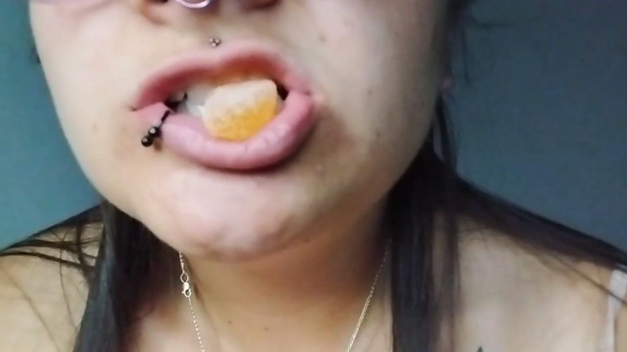 slut chewing asrm