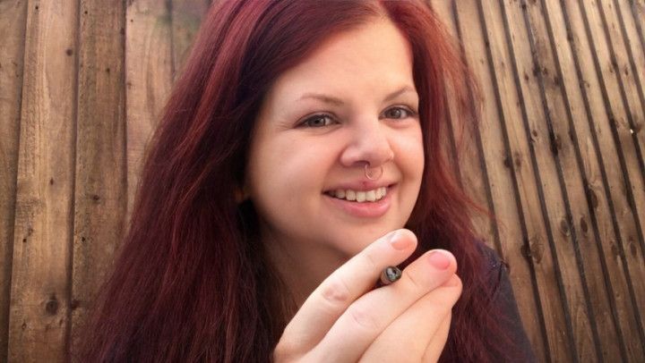 Arikajira Smokes Cigar Fetish Close Up