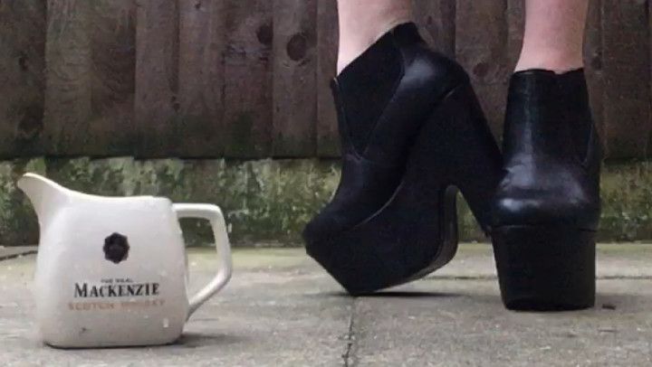 Arikajira Chunky Boots Jug Crush Fetish