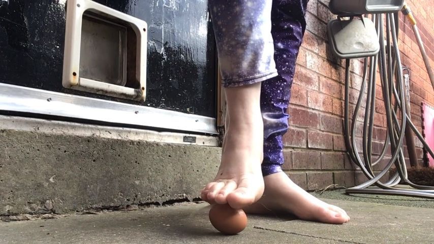 Arikajira Crush Raw Egg Bare Feet Fetish