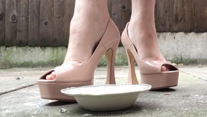 Arikajira Dish Crush High Heels Fetish