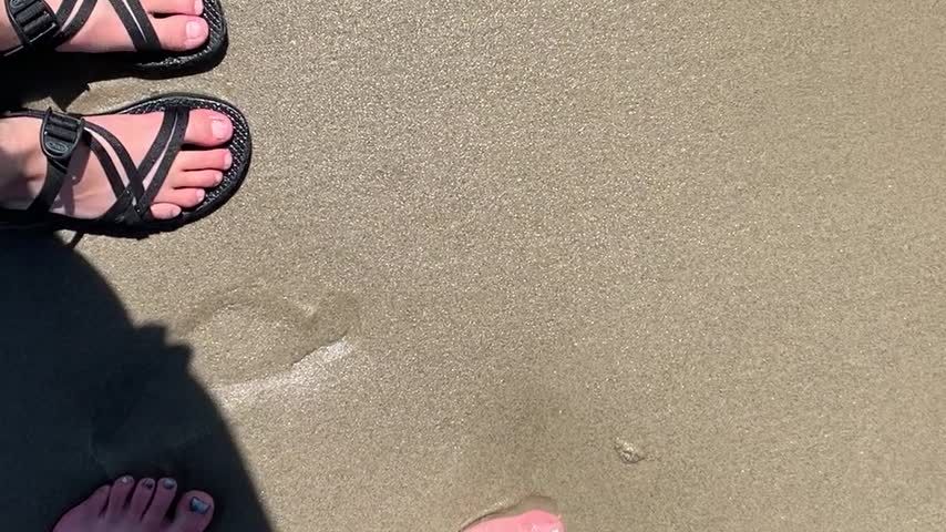 Beach Feet Play