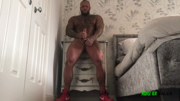 Big dick inked muscle stud sneaker jerk