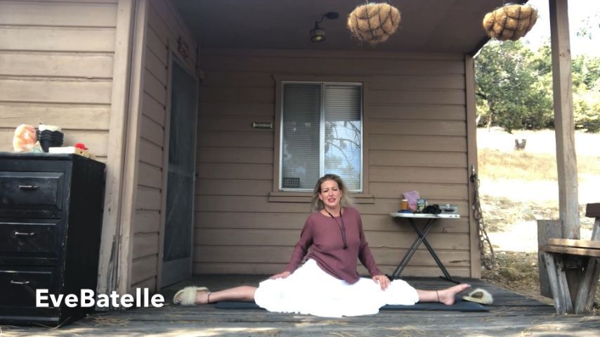 White Long Skirt Outdoor Splits Tease