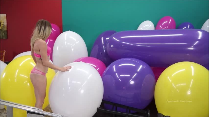 Amber Pops HUGE Balloons