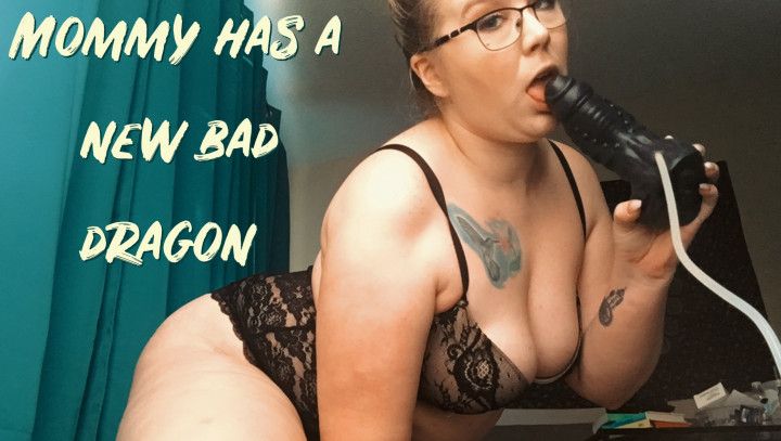 Mommy fucks a Bad Dragon