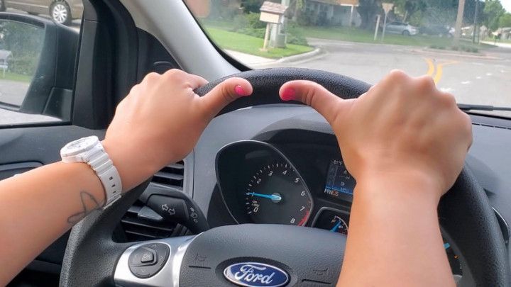 Bendy Thumbs While Driving