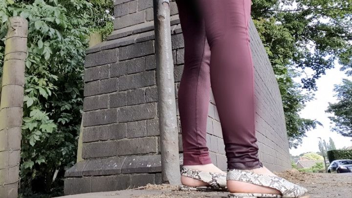 Red leggings by the road wetting peeing