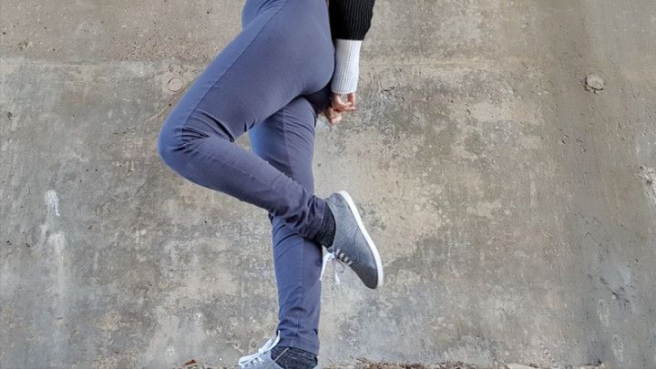 Outdoor navy leggings wetting peeing