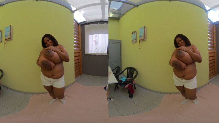 VR180 - Pam's Big Tits in a Lovely Bra