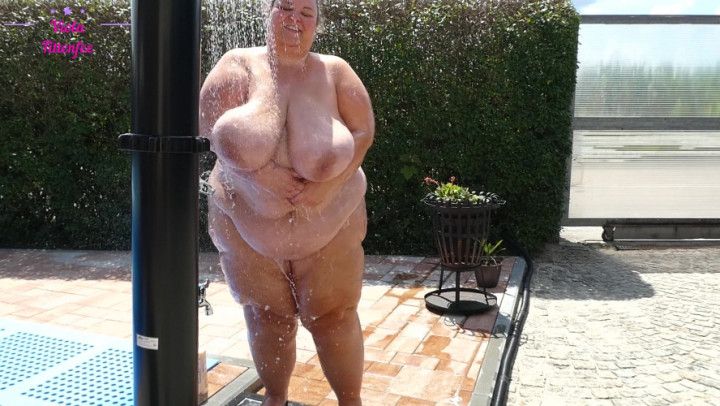 sexy outdoor shower