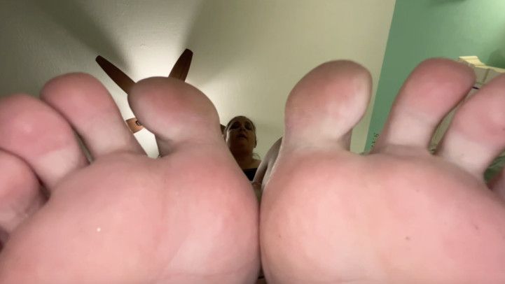 Phoenix Wild - POV Foot Worship JOI