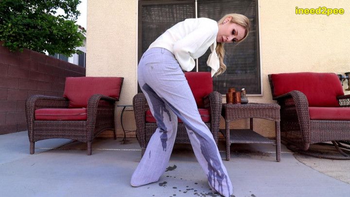 Blond Sydney Paige pissing dress pants after work