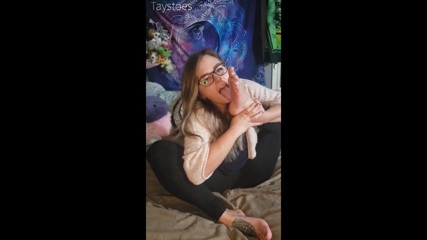 Cute Girl Self Foot Worship