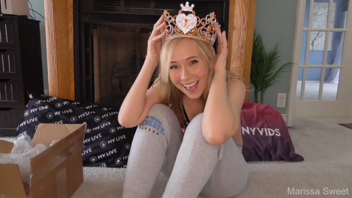 MV Unboxing | Smile Of The Year Prize Package And Crown!! :D