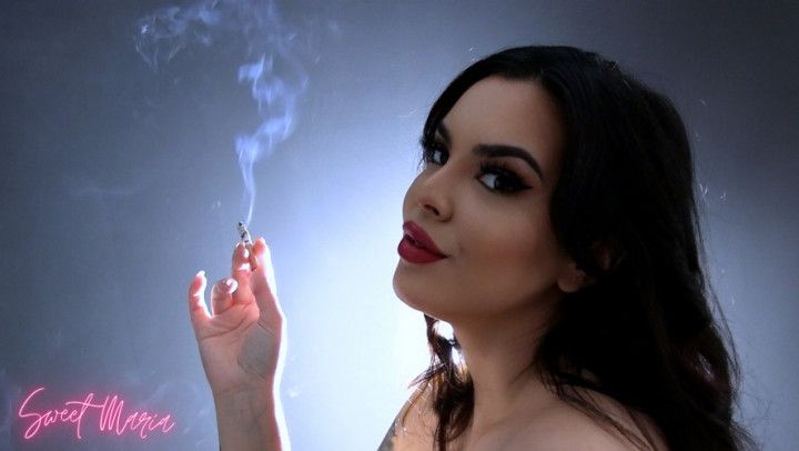 Red lips &amp; smoke play