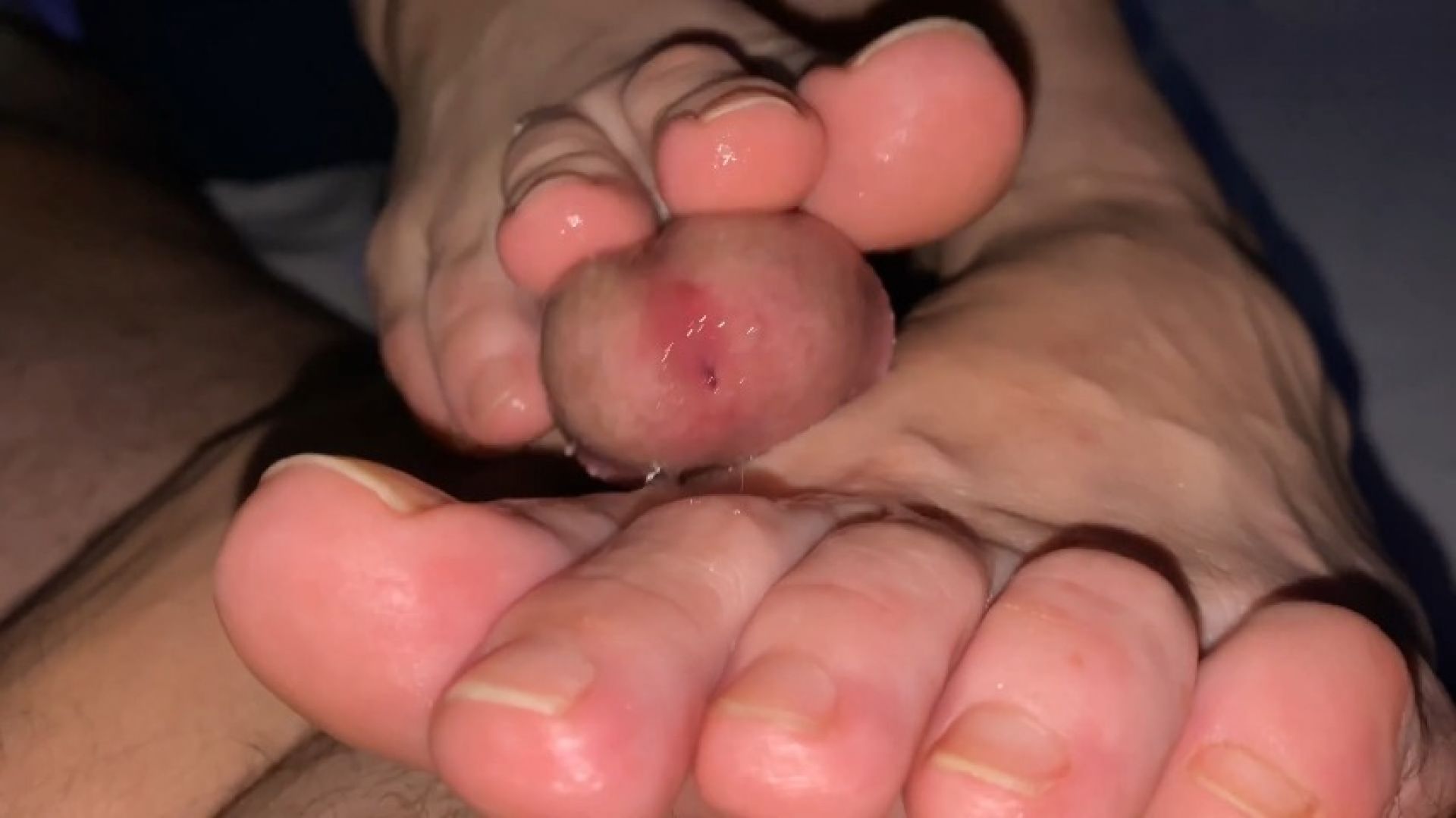 VEINY LARGE FEET FOOTJOB