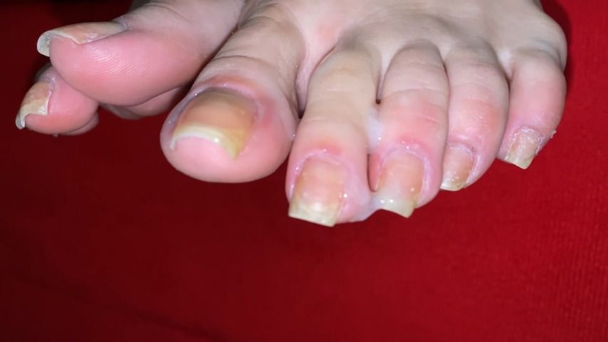 LONG TOENAILS TEASE AND JERK OFF