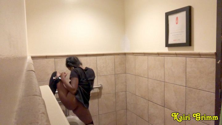 Restaurant Public Toilet Pee Show