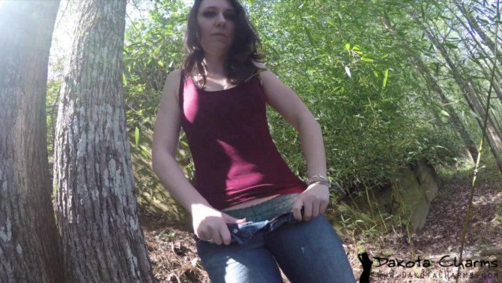 Pee Trail - Dakota Charms MP4