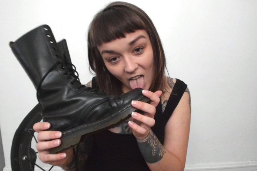 WORSHIP MY BOOTS // SHOEJOB JOI CEI