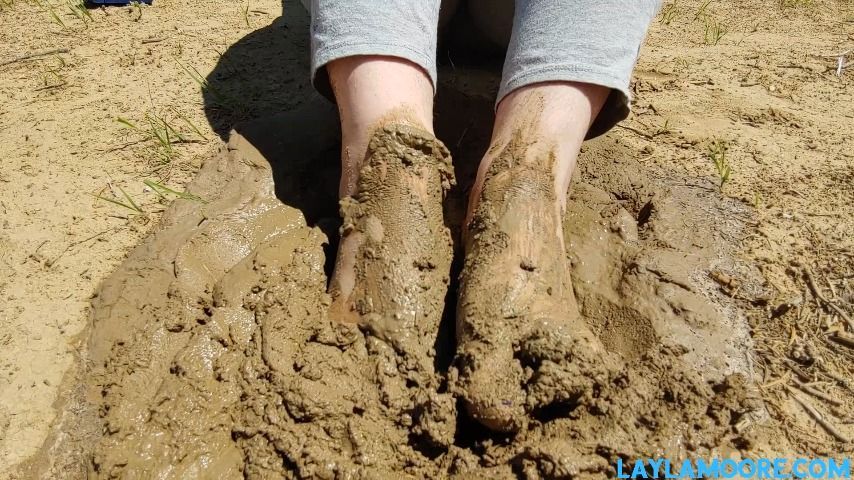 Layla's Big Muddy Feet