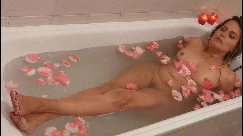 Yoga &amp; Relaxing in bathtube FootFetish