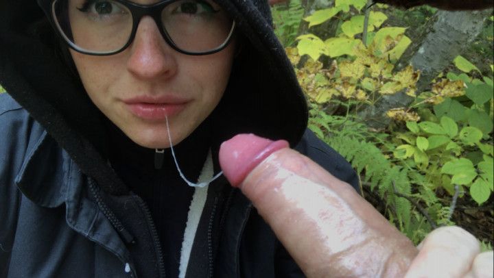 Risky Random Blowjob while hiking