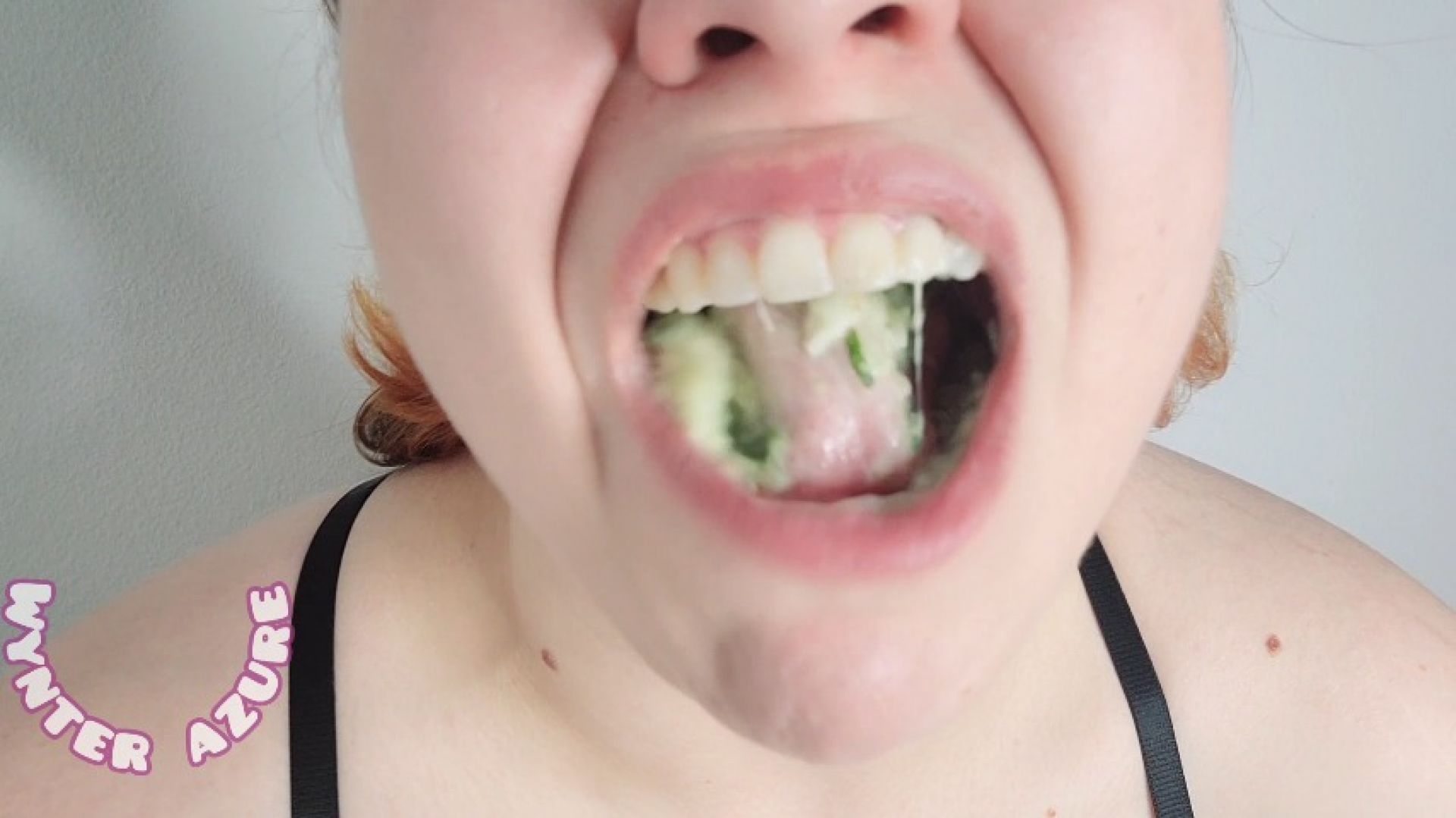 Chewing and toothpicking with a poke bowl