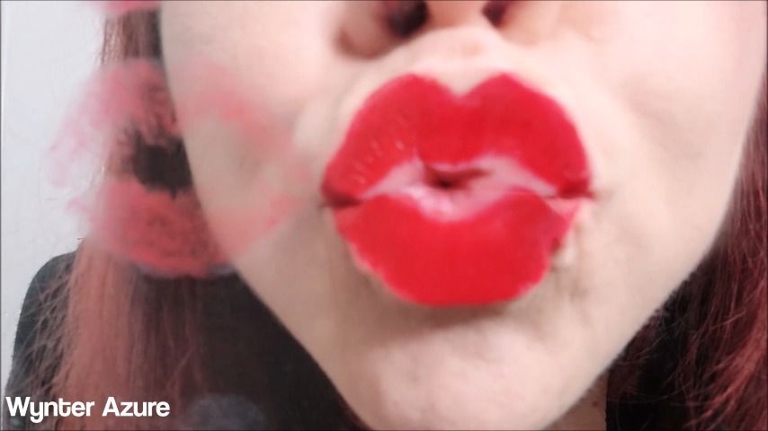 Date imposes her big red kisses on you