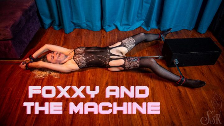 Foxxy and THE MACHINE