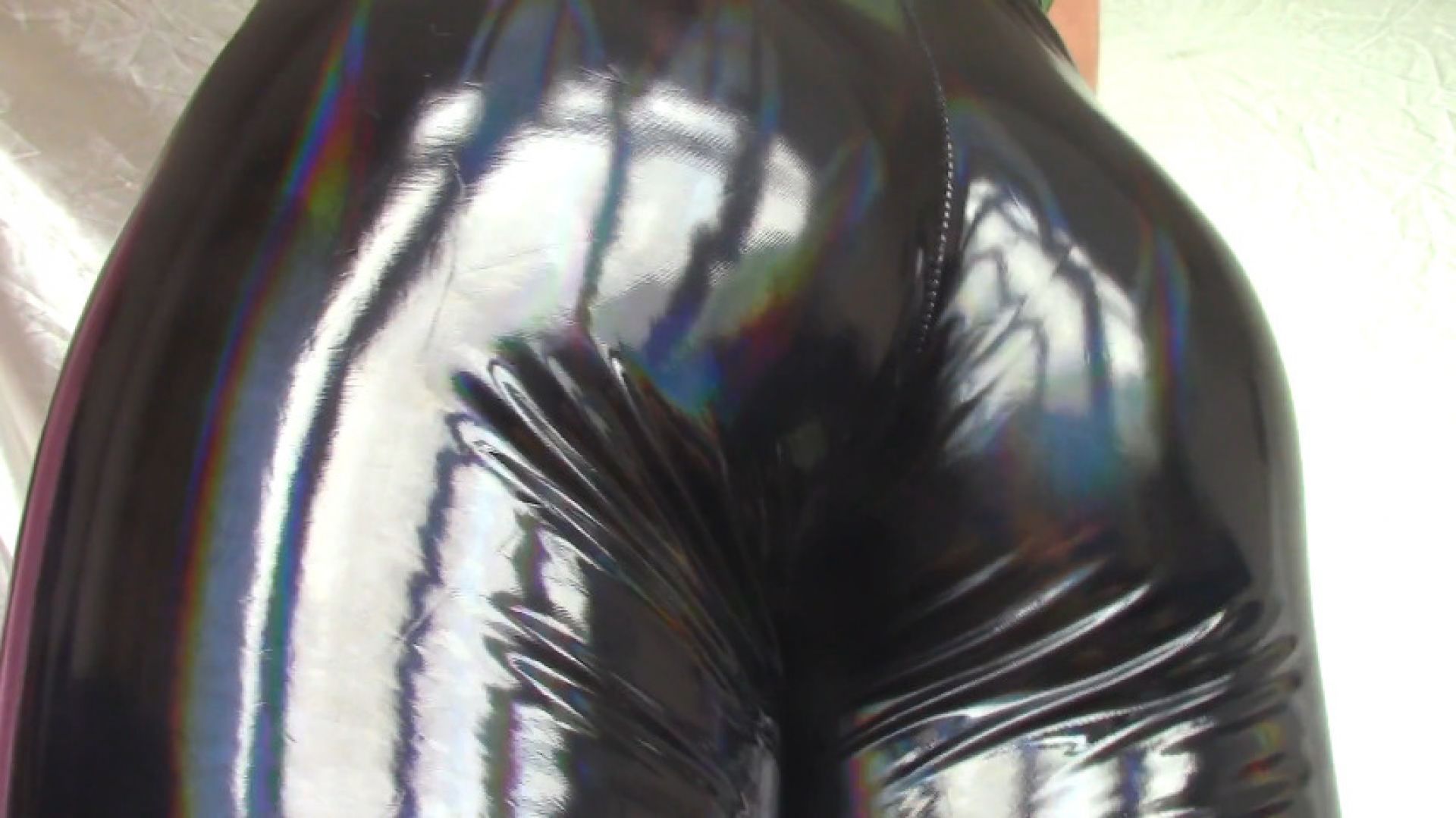 Ultra Shiny Mesmer Ass JOI