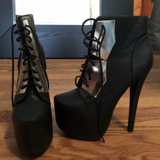 Laynas Sexy Black Boots