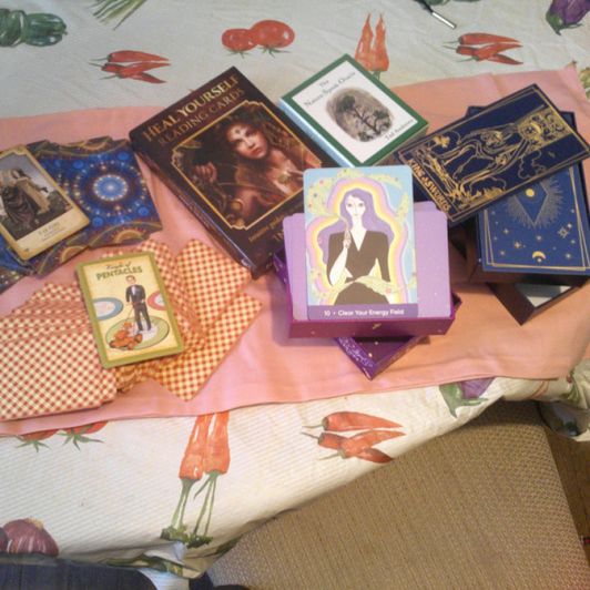oracle and tarot card readings