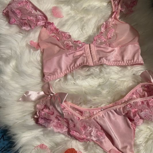 Valentine fuck pink lingerie