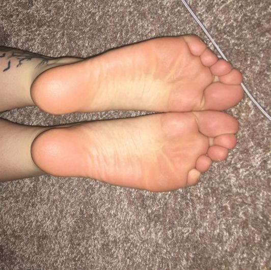 My soles and cute toes