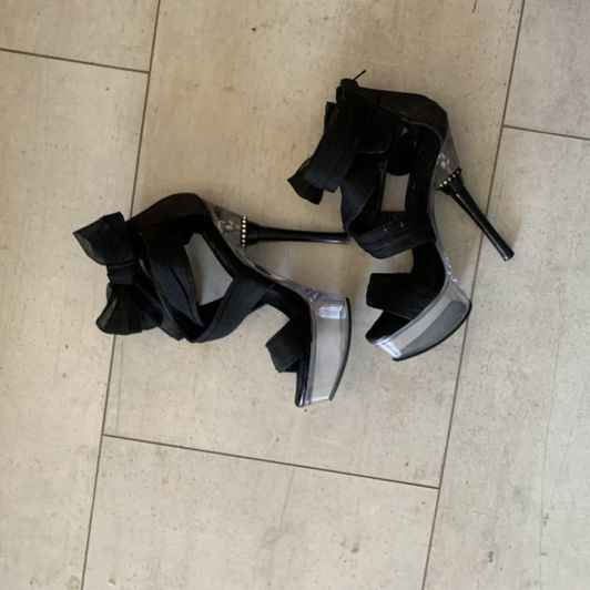 Black ribon high heels