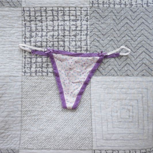 Light purple cotton thongs
