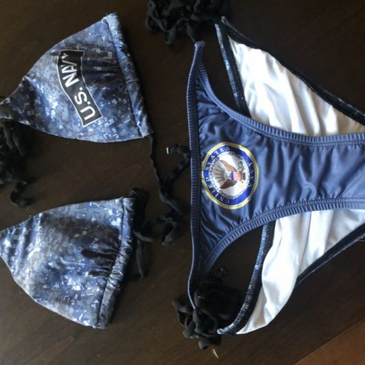 Navy bikini