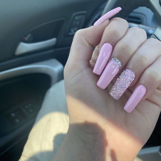 Pay for my Nails to be done