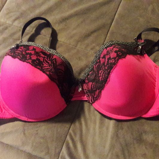 My sexy Pink and Black bra!