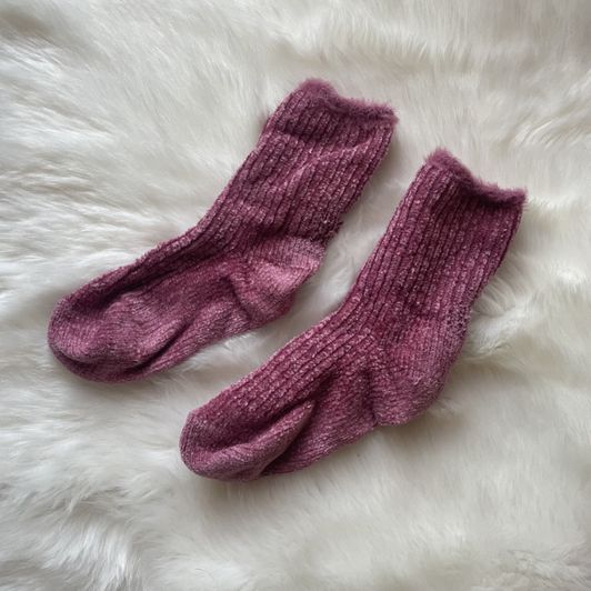 Dark pink wool socks