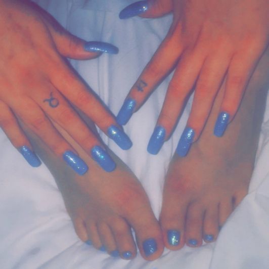 Long nails and Foot fetishes
