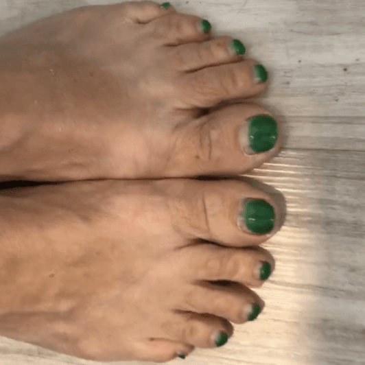 Toenail trimmings with this polish