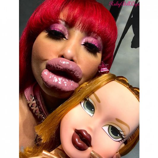 38 Pics: Larger Lips Doll Head Kisses 27