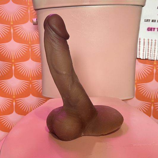 Busted Dirty Realcock Dildo