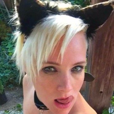 Submissive Kitty : 10 Photos custom set